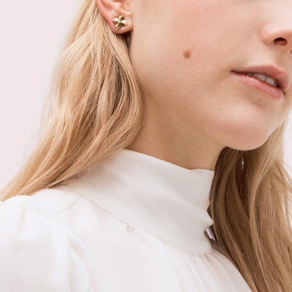 NWT KATE SPADE ♠️ FLOWER LEGACY LOGO FLOWER STUDS - Picture 2 of 8